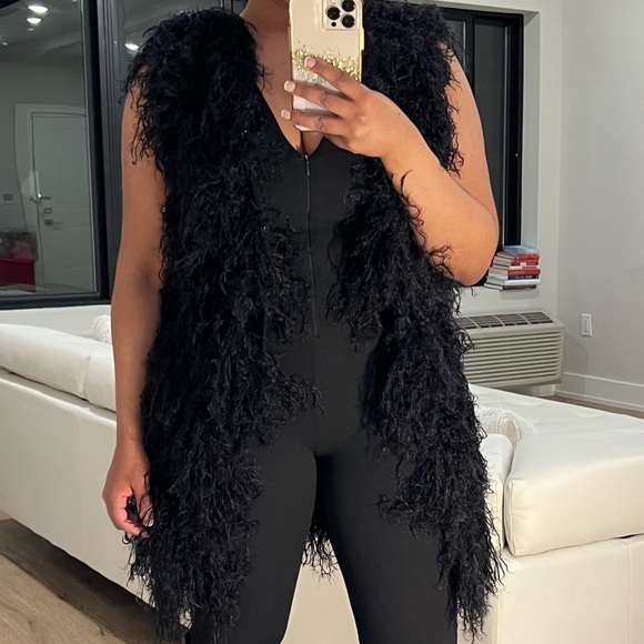 Black Fuzzy Vest - Picture 3 of 4